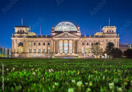 Obraz na płótnie Reichstag building in twilight, Berlin, Germany w salonie