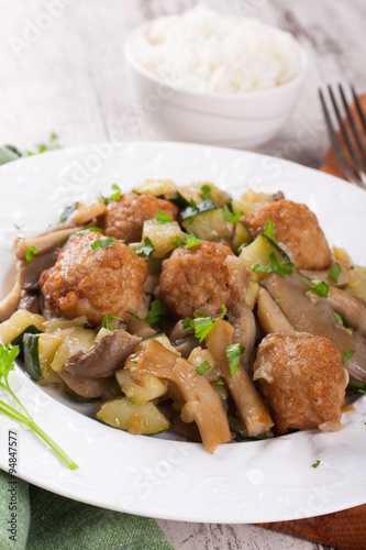 Chicken meatballs with oyster mushrooms