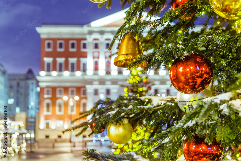 Fototapeta premium Christmas tree and architecture of Moscow