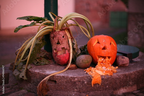 Halloween Kürbis und Rübe