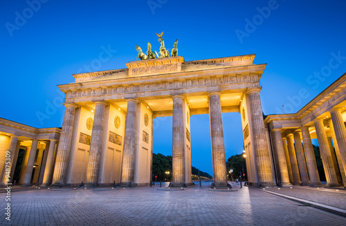 Brandenburg Gate at dawn, Berlin, Germany