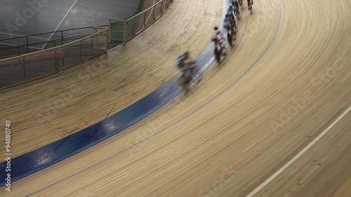 cyclists to ride fast in a curve sequence 
