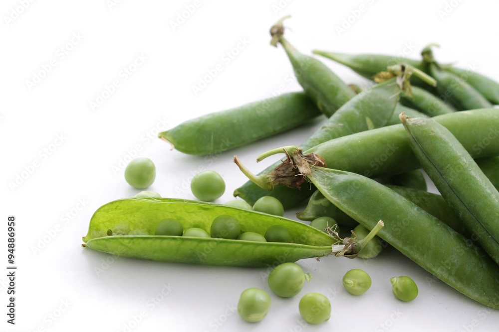 fresh garden peas in pod