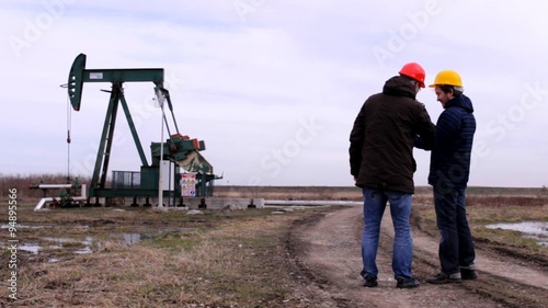 Pump oil jack workers Consulting