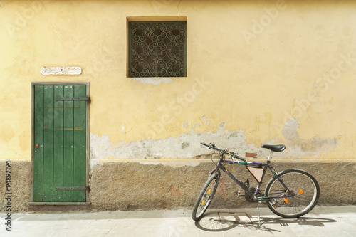 Charming street in resort village Monterosso, Cinque Terre, Italy © leeyiutung