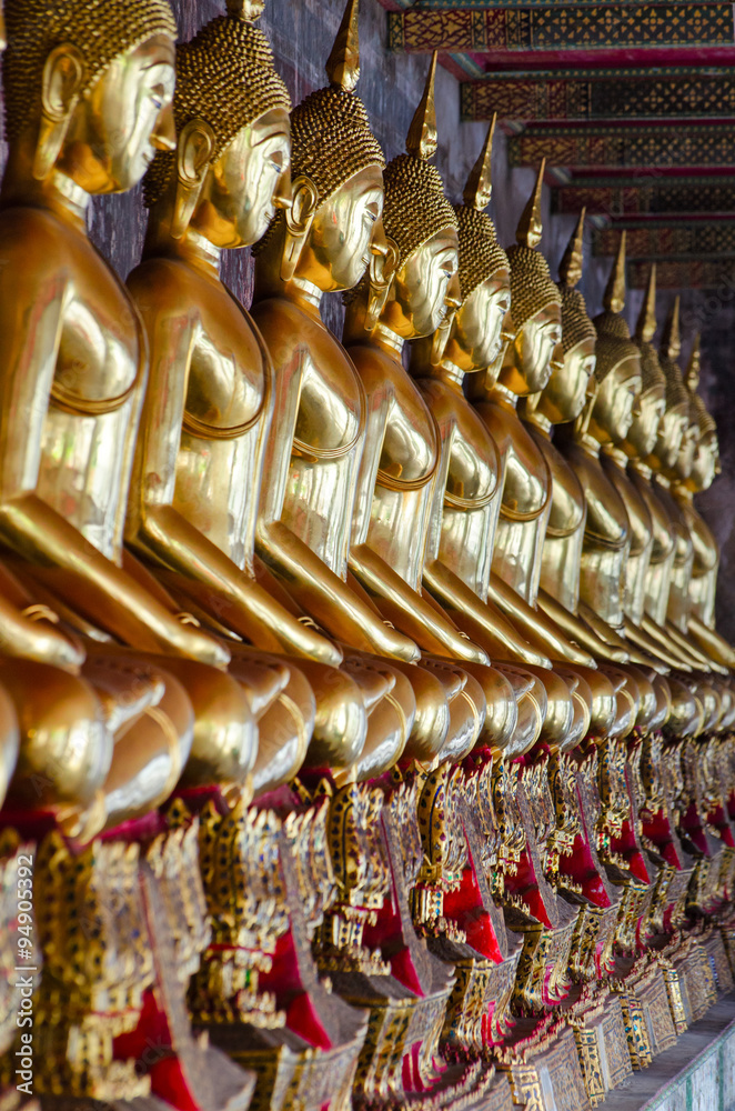 Fototapeta premium Bangkok (Thailand), Golden Buddhas