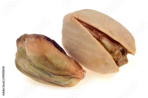 Pistaches avec et sans coquille photo