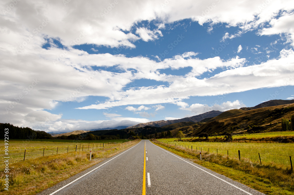 Naklejka premium Empty Road - New Zealand