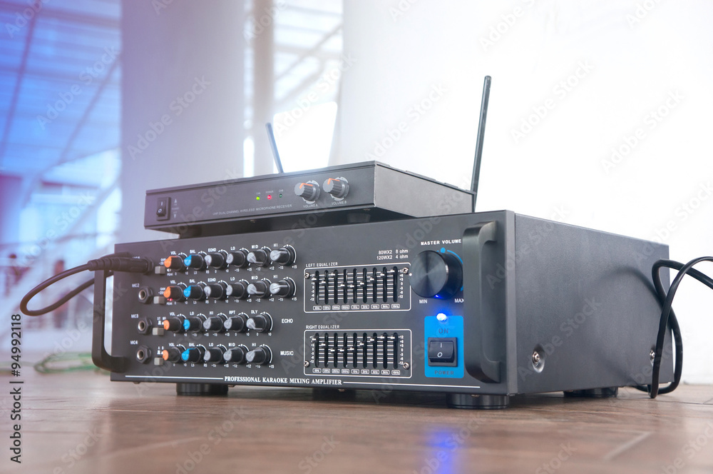 Obraz premium Karaoke Mixing Amplifier amd receiver