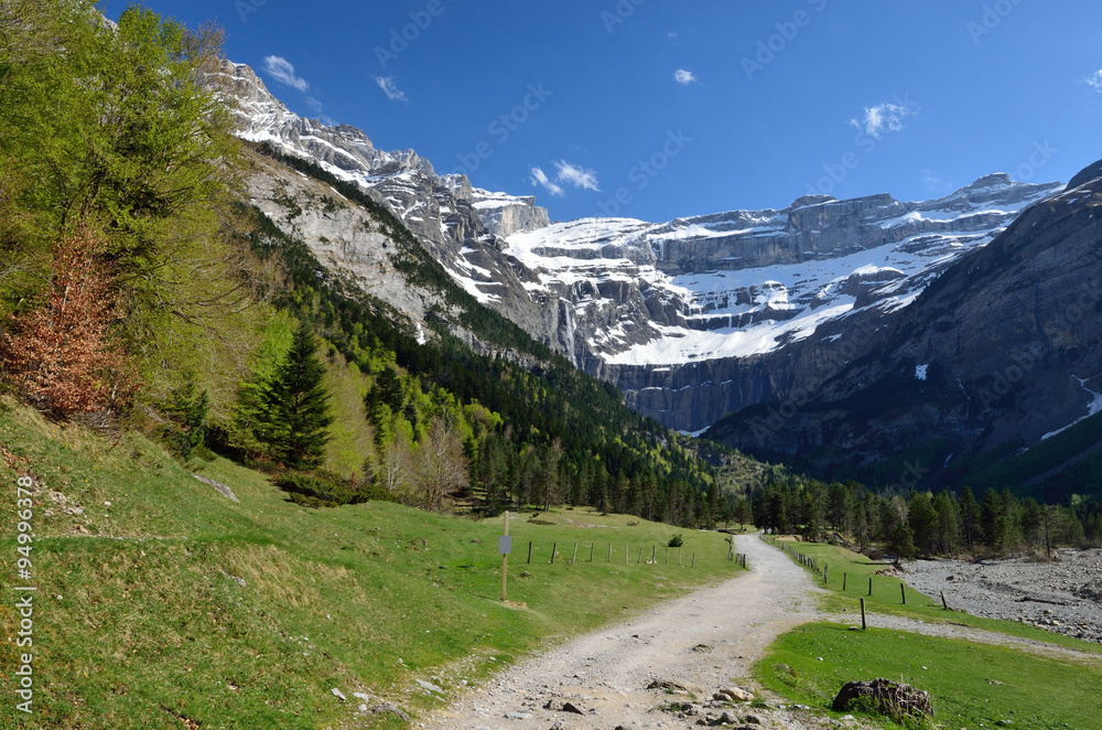 Hiking trail to the cirque of Gavarnie in Pyrenees