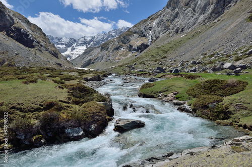 Spring from the mountain cirque d'Estaube