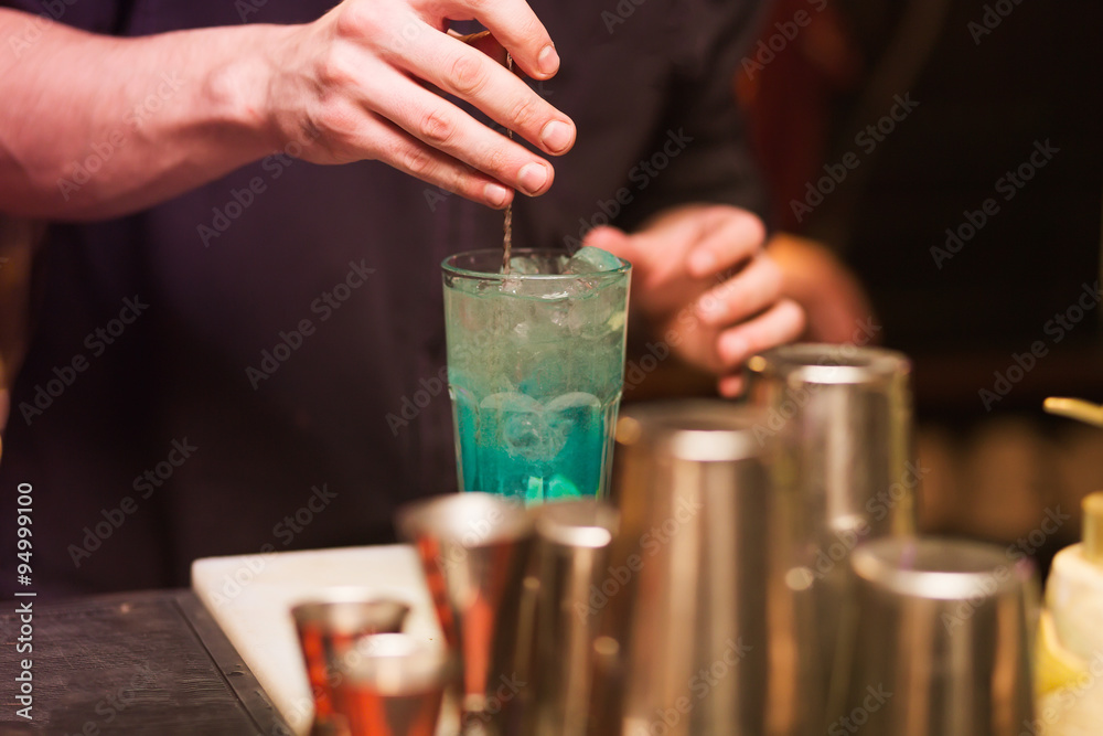 Barman stir alcohol 