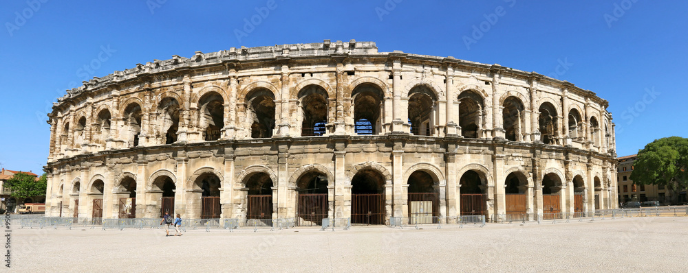 Panoramique des arènes de Nîmes
