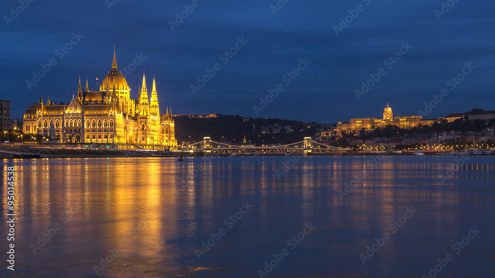 Obraz premium Budapest, die Perle der Donau