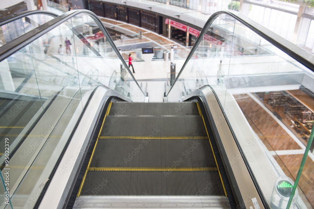 Fototapeta premium escalator in the shopping mall