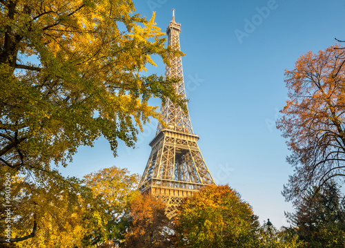 La Tour Eiffel en automne © rochagneux