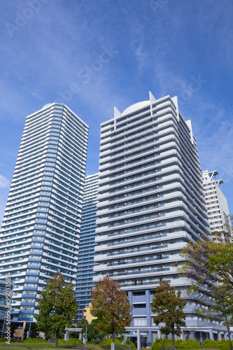 横浜駅周辺の高層ビルとマンション © Yoshinori Okada