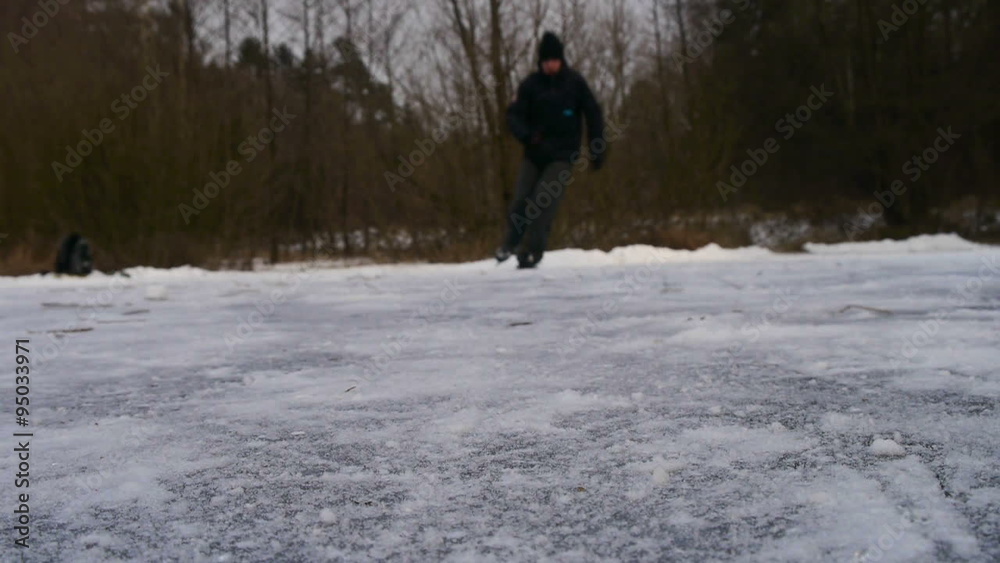 Stopping on ice skates Stopping on ice skates