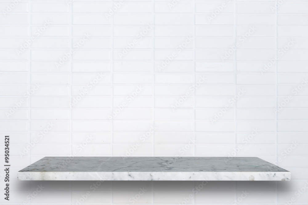 Obraz premium Empty top of natural stone shelves and stone wall background