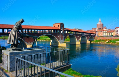 le fameux pont de pavie, dans la lombardie en italie