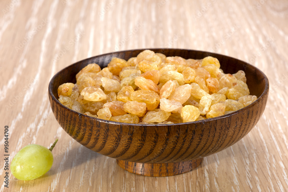 white seedless grapes and raisins