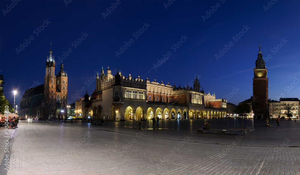 Fototapeta premium Old Town of Krakow at night in Poland,