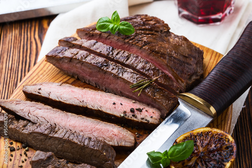 фотографія Grilled marinated flank steak