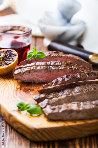 Fotografie Grilled marinated flank steak