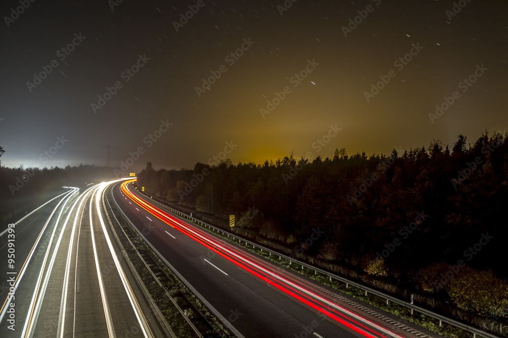 Autobahn (Langzeitbelichtet) Autobahn (Langzeitbelichtet)