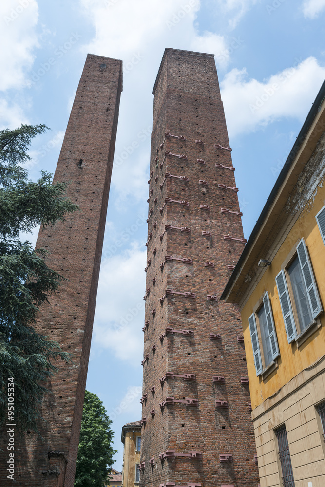 Pavia (Italy): medieval towers