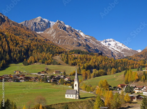 Kals, Blick auf Großdorf / Unterburg in Osttirol / Österreich 