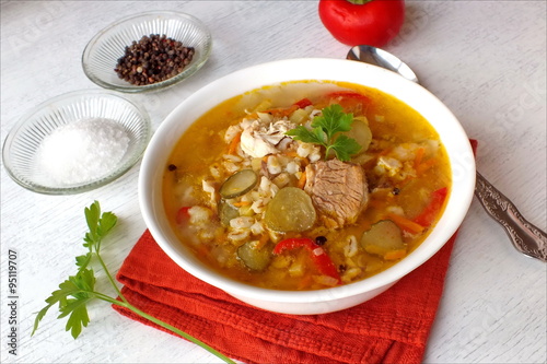 Naklejka Рассольник со свининой и курицей.