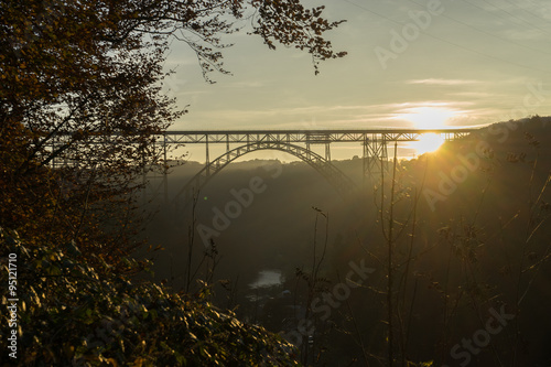 Müngstener Brücke im Gegenlicht