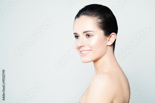 Spa Beauty. Woman with Healthy Skin