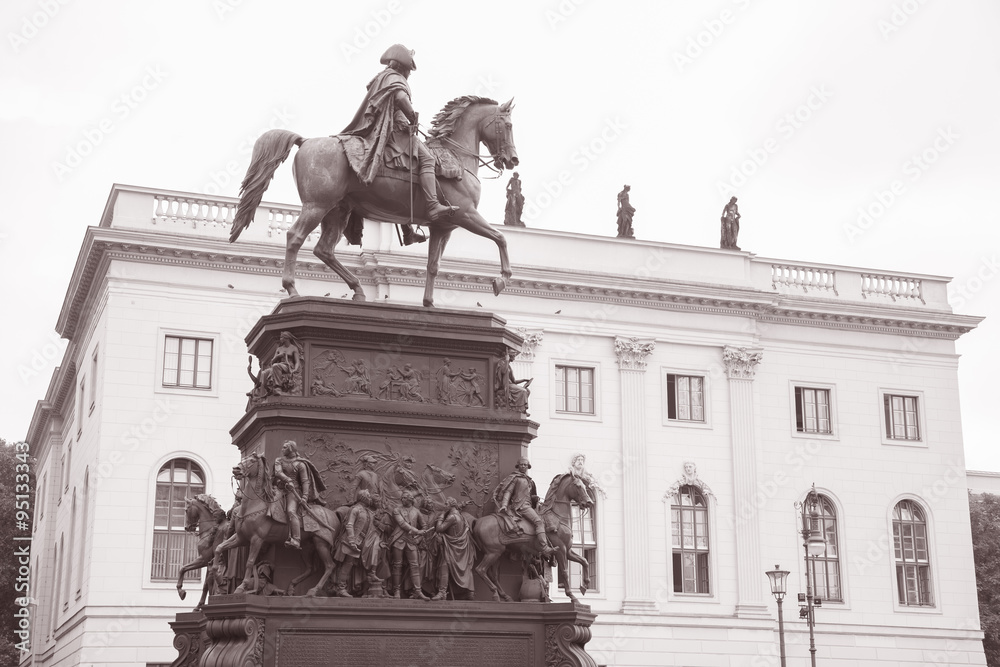 Obraz premium Frederick the Great Statue on Unter den Linden Street in Berlin