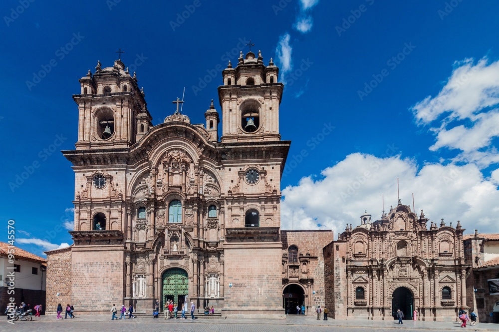  La Compania de Jesus church on Plaza de Armas square in Cuzco, Peru.