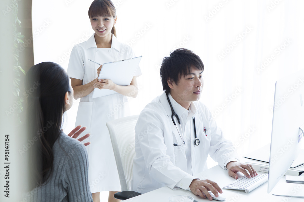 Women are subject to examination in internal medicine Women are subject to examination in internal medicine