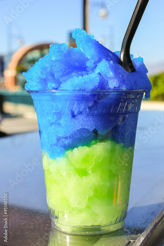 Quadro su tela Snow cone in plastic cup.