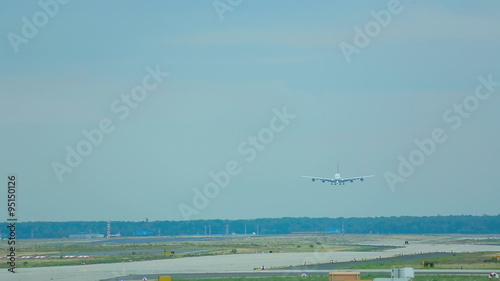 Superjumbo landing photo