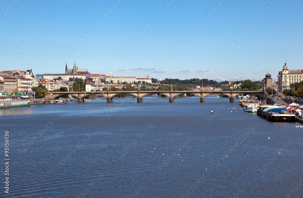 Мост Палацкого, Влтава и исторический центр Праги. Чехия.