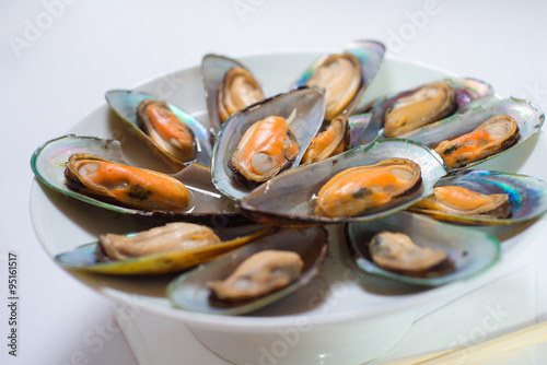 Braised sea mussels
