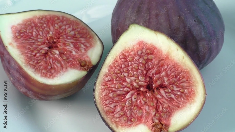 Fresh figs on a white plate
Fresh figs on a white plate