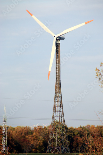 Windrad auf Gittermast photo