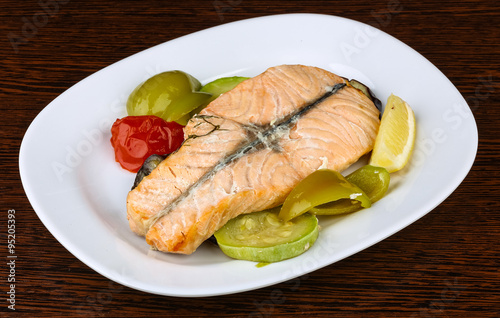 Salmon with grilled vegetables
