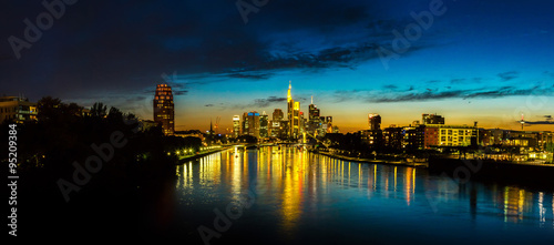 Frankfurt am Main during sunset © Sergii Figurnyi