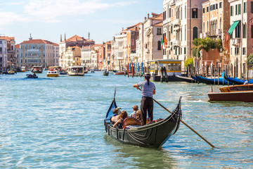 Wandcirkels Gondels Gondel glijdt over Canal Grande  © Sergii Figurnyi