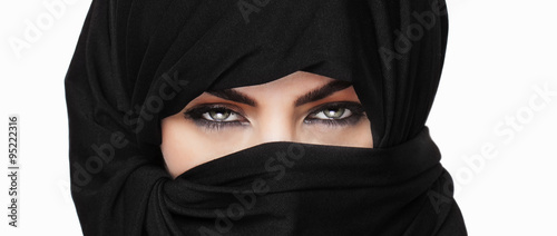 Photos Girl wearing burqa closeup letterbox