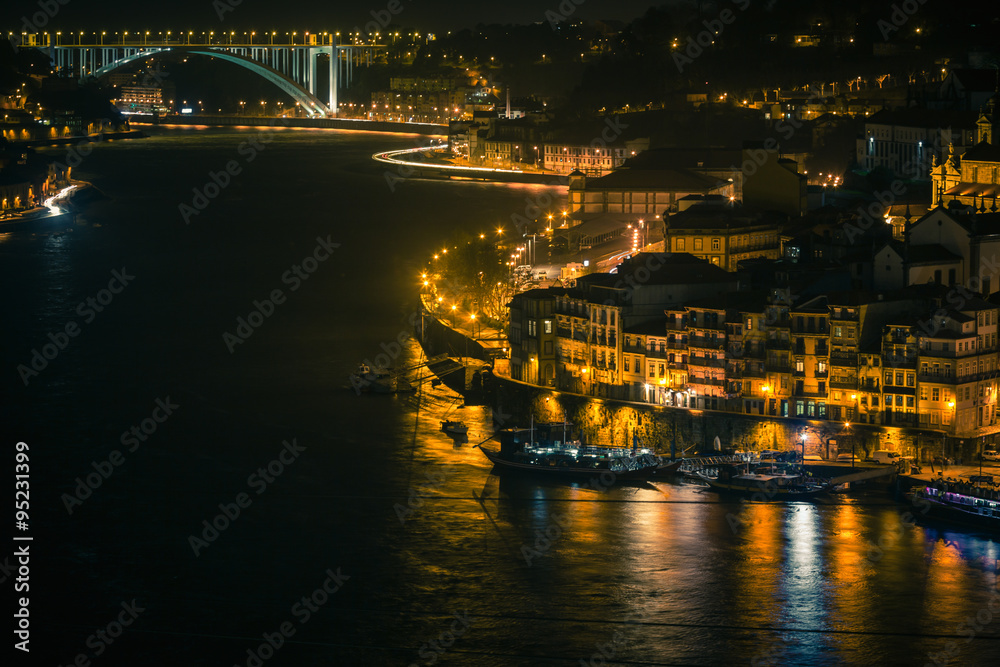 Fototapeta premium Overview of Old Town of Porto, Portugal at night