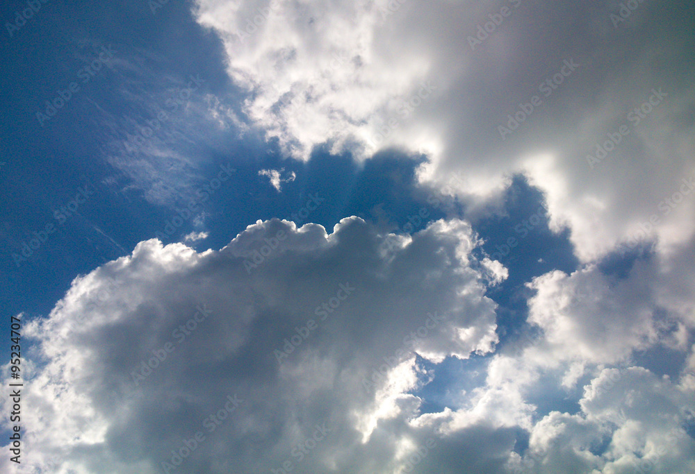 Cloudy sunlight to sky