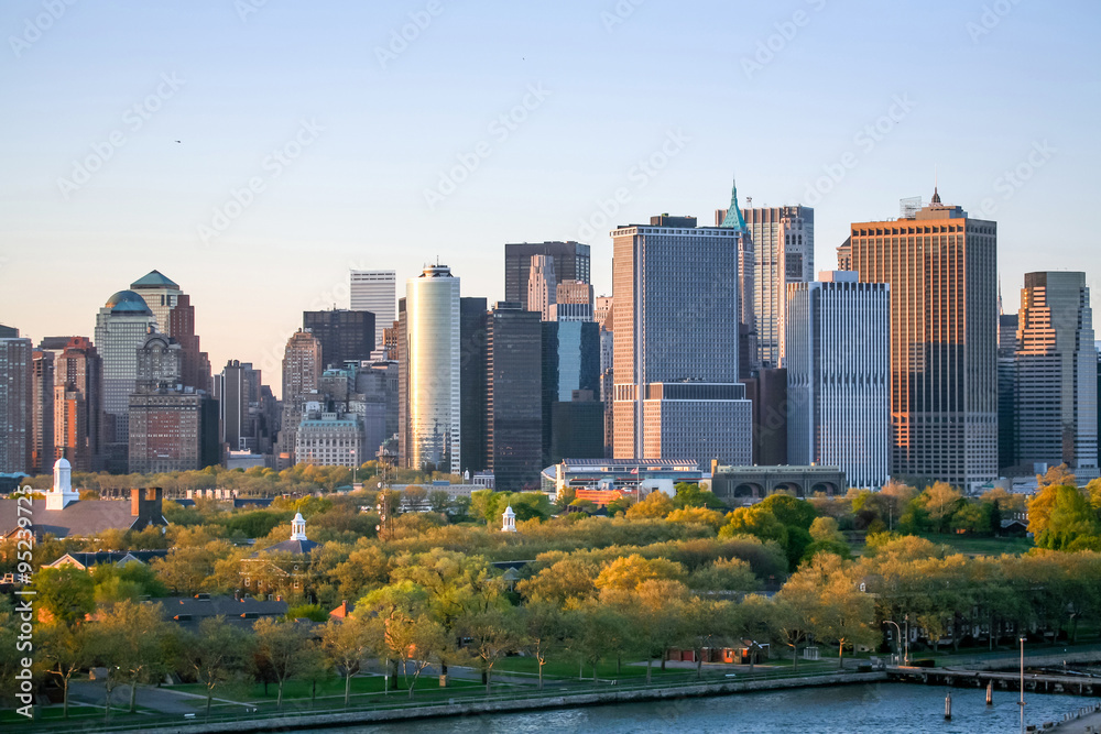 Fototapeta premium Financial District and Governers Island